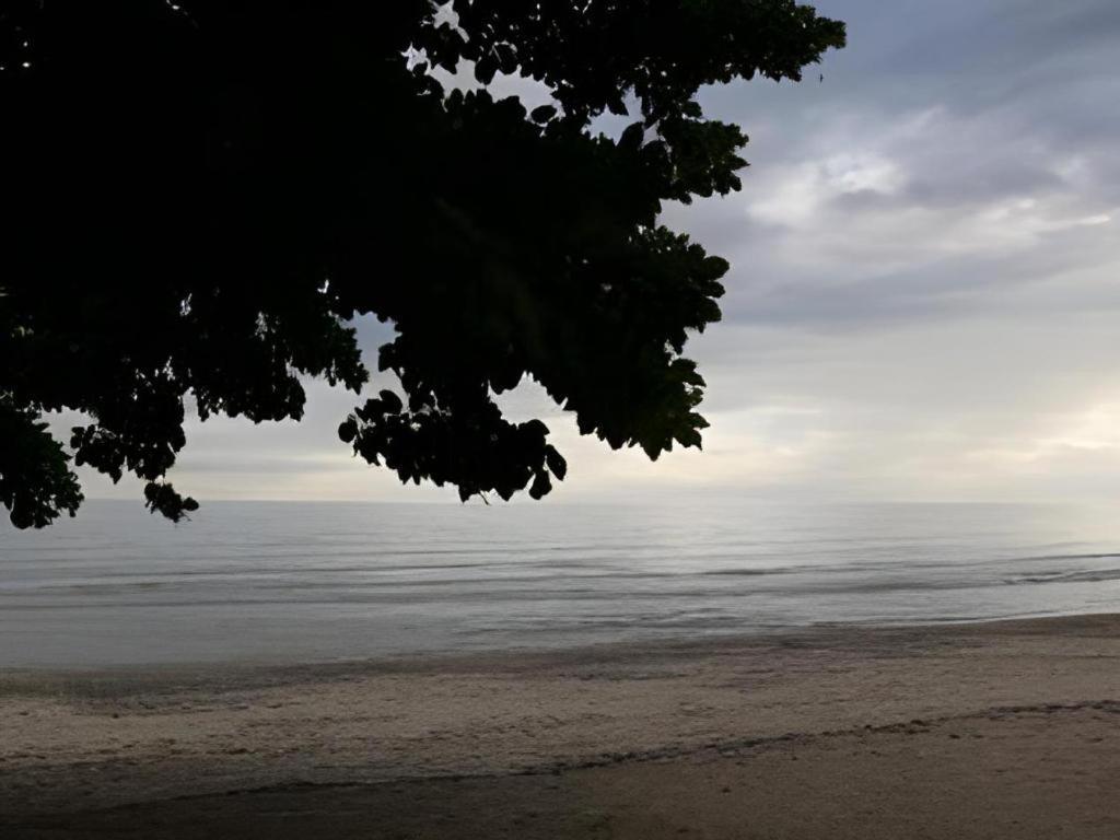 67Th Heaven Holiday Resort Lucbuan Bagian luar foto