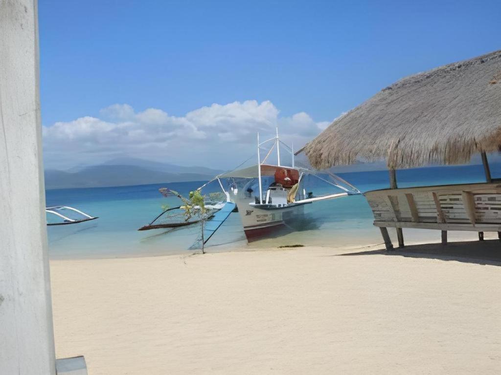 67Th Heaven Holiday Resort Lucbuan Bagian luar foto