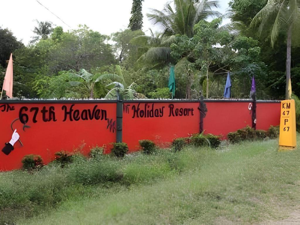 67Th Heaven Holiday Resort Lucbuan Bagian luar foto