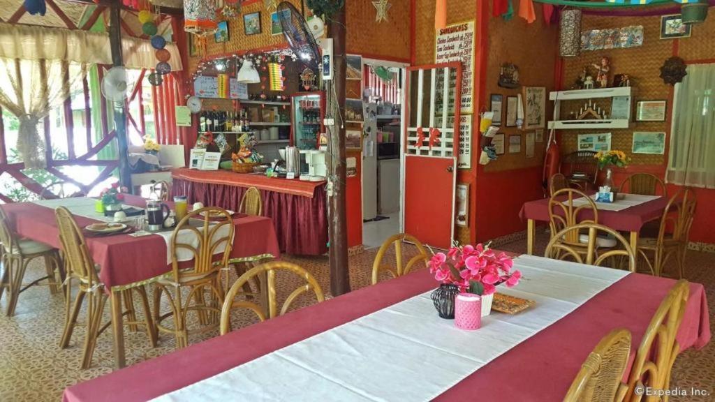 67Th Heaven Holiday Resort Lucbuan Bagian luar foto