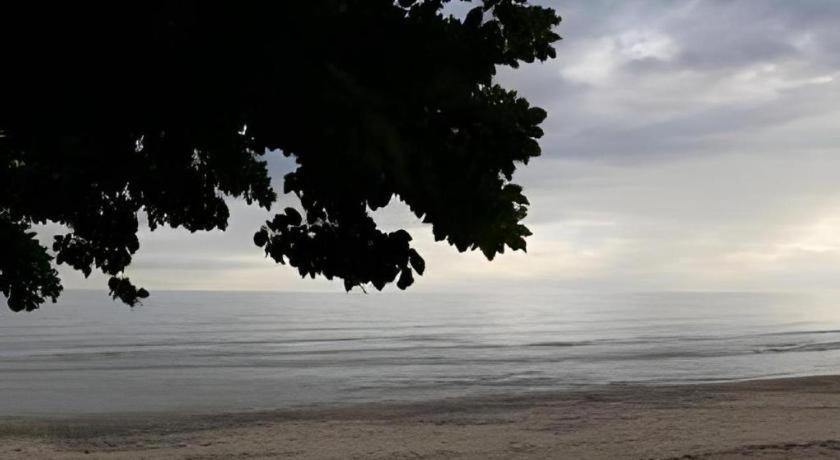 67Th Heaven Holiday Resort Lucbuan Bagian luar foto