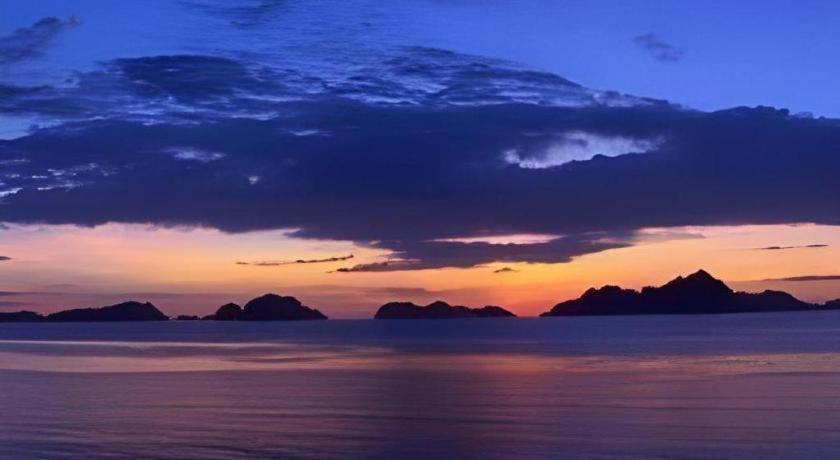 67Th Heaven Holiday Resort Lucbuan Bagian luar foto