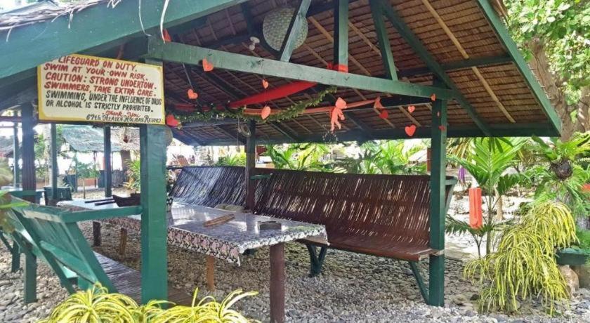 67Th Heaven Holiday Resort Lucbuan Bagian luar foto