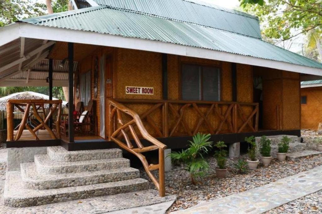 67Th Heaven Holiday Resort Lucbuan Bagian luar foto